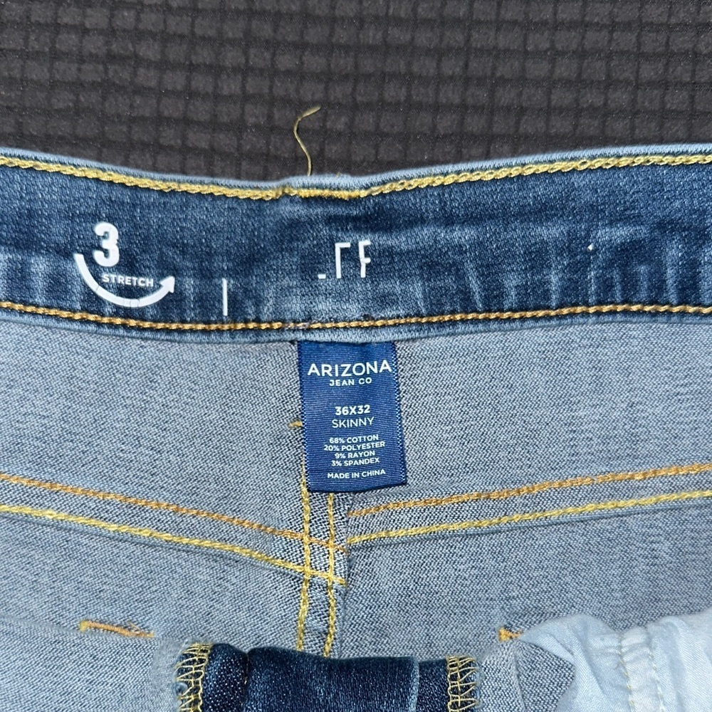Arizona Jean Co Mens Skinny Distressed Patch Stretch Jeans Blue Size 36x32 Denim - Picture 2 of 5